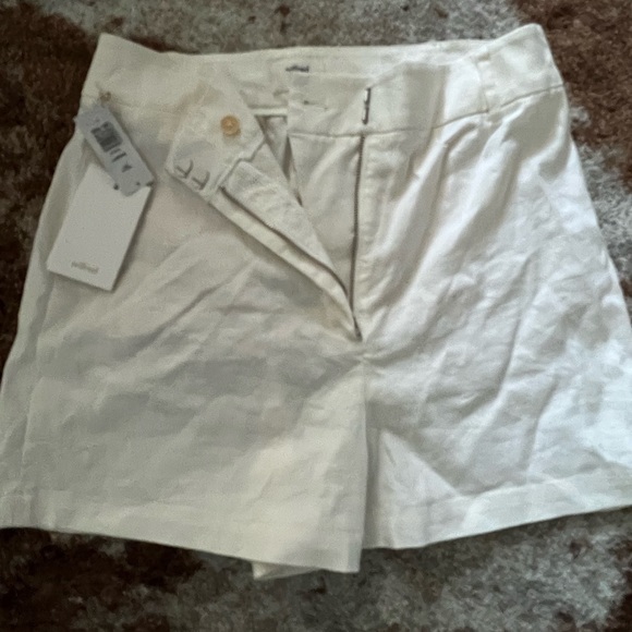 Aritzia Lenore shorts - Picture 2 of 3